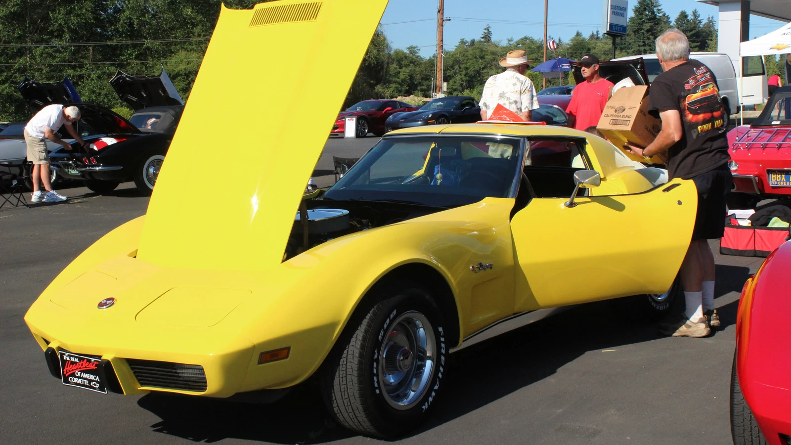Click to Enlarge-Esc to Close Corvette Generations/C3/C3 1976 Yellow.webp
